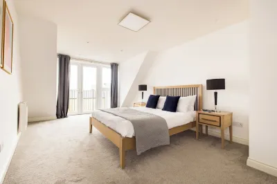 Charles Hope Staines Centre Hotel a Runnymede District