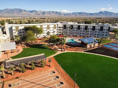 Holiday Inn Resort Mesquite Hotels near Danielle's Chocolates and Popcorn