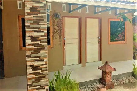 Penginapan Rudi Syariah Отели в г. Dlingo