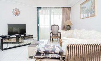 Spacious and Premium 3Br Apartment with City View Sudirman Tower Condominium