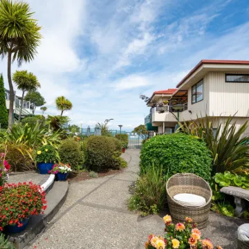 IKA Nui Taupo Hotels near Tongariro Domain