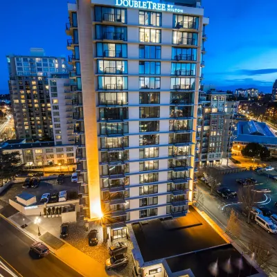 DoubleTree by Hilton Hotel & Suites Victoria Hotels near Victoria Public Librairy