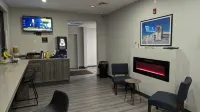 Econo Lodge Hotels in Cochrane