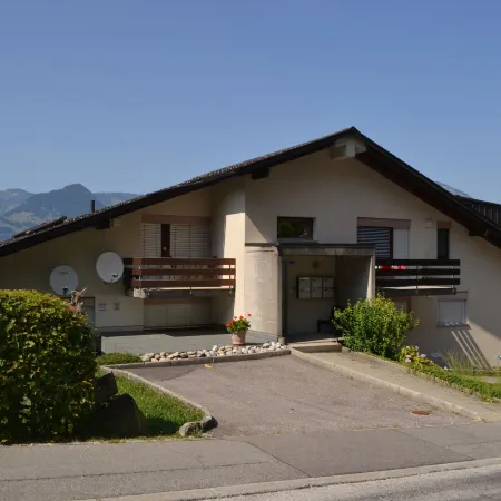 Two-Bedroom Apartment for 4-5 Guests with Lake and Mountain Views