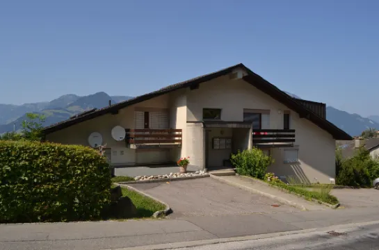 Two-Bedroom Apartment for 4-5 Guests with Lake and Mountain Views