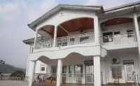 The LK Hotel Các khách sạn ở Limbe