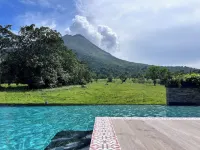 Paradise Hot Springs Hotels in La Fortuna