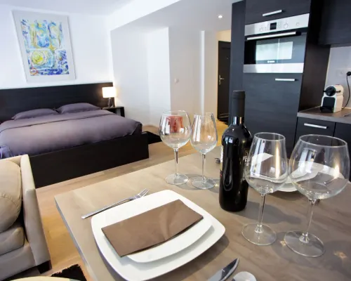 Flat Moliere Hotels in Forest
