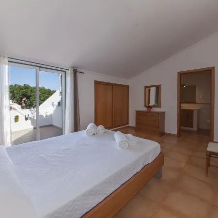 A14 - Cozy Torraltinha Apartment