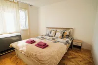 VP Apartment - A Forest Retreat in the Heart of the City! Hoteles en Pančevo Municipality