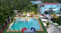 Elizabeth Hotel - Naga - Pools