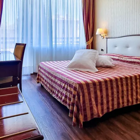 Hotel Benaco Garda Hotels in Garda Town