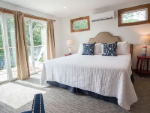 Linekin Bay Resort Hotels in Lincoln County