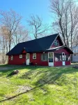 Zeus's Landing at Cottages of Maine Gradual beachfront, King Beds, Dog Friendly