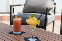 Hotel Lero - ที่มีบาร์