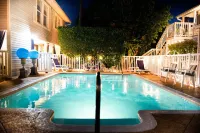 Meranova Guest Inn - Pools