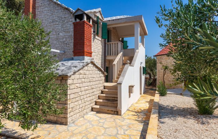 Villa Dubrava - Heated Pool & Olive Grove Retreat I Brač Island
