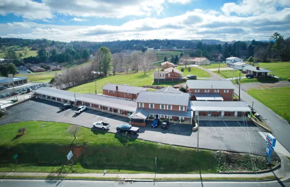 旋鈕山汽車旅館郊外小屋 - 希爾斯維爾