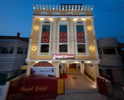 Royal Grand Hotels near Pothys Swarnamahal