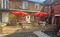 Bartholomew Arms Hotels near Silverstone Interactive Museum