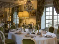 Le Manoir de Maucartier Hotels in Monnaie
