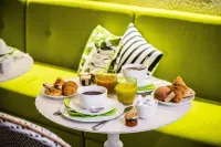 Hotel Jardin le Brea - breakfast
