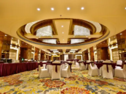 Regenta Central the Crystal Kanpur, Hotels in Kanpur