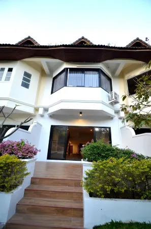 Sila Pool Villa Отели в г. Мае Рим