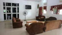 Pioneer Guest Lodge - 2-Star