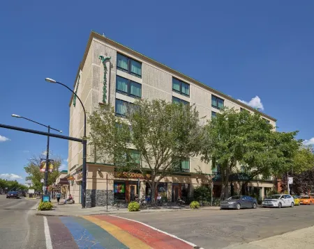 Varscona Hotel on Whyte Отели рядом с достопримечательностью «Art Gallery of Alberta»