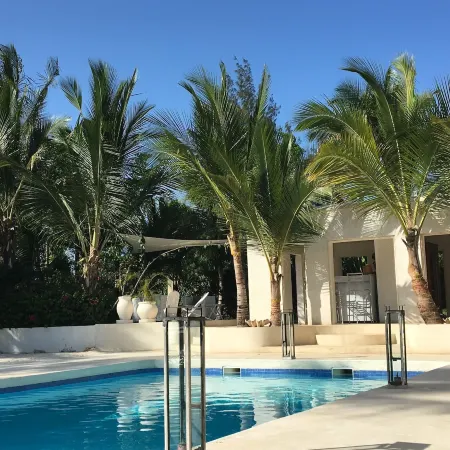 The Villa Luxury Suites Hotel
