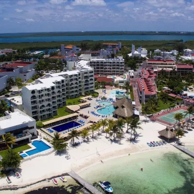 Aquamarina Beach Hotel Cancun Hotels near Torre Escenica