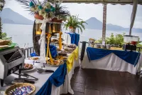 Hotel y Centro de Convenciones Jardines del Lago - breakfast