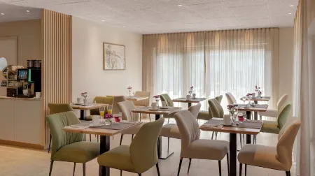 Walhalla Hotel Regensburg @ Hoeferer Отели в г. Визент