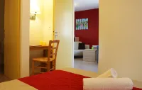Vvf Vienne Poitou Hotels near Aire de loisirs
