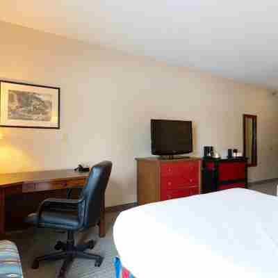 Wildwood Lodge & Suites Rooms