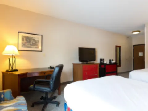 Wildwood Lodge & Suites Hotels in Clive