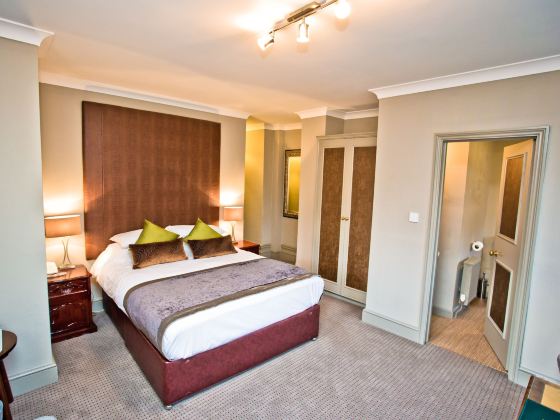 Wards Hotel