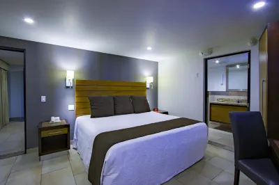 La Pinta Hotel