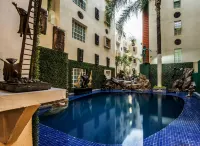 European Life Style Executive Suites - مسبح