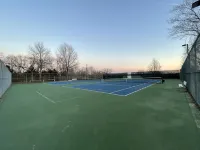 Super 8 by Wyndham Hannibal Hotels in Mason Township