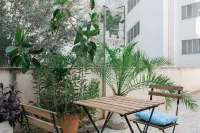 Upstreet Modern Minimalist 3Bd Apt-Hilton Hotels in Pagkrati