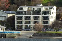 The Waterfront Hotel in zona NZ Snowshoe