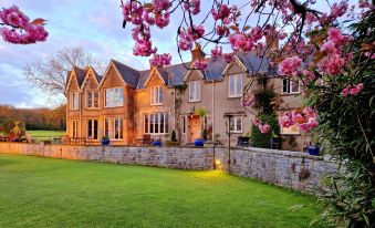 Parc-Le-Breos House