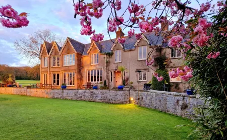 Parc-Le-Breos House Отели в г. Llangennith Llanmadoc and Cheriton