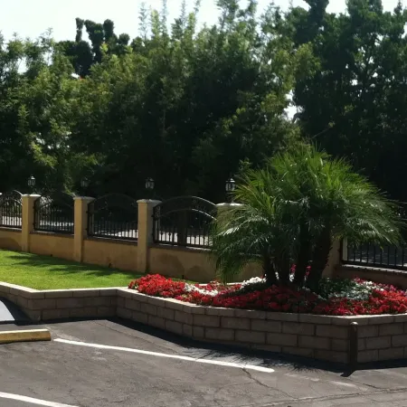Walnut Inn & Suites West Covina