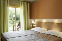 Astoria Hotel - ติดทะเล