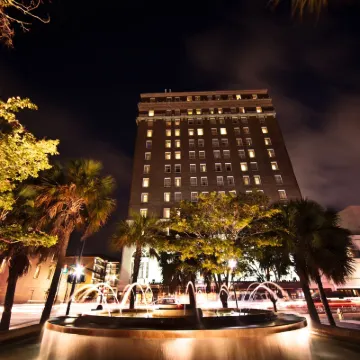 Francis Marion Hotel Hotels near Rainbow Row