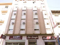 La Lonja โรงแรมใกล้ปราสาทซานตาบาร์บารา