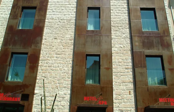 艾爾霍姆斯皇宮酒店